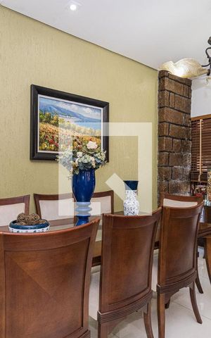 Casa para alugar com 300m², 3 quartos e 5 vagasSala