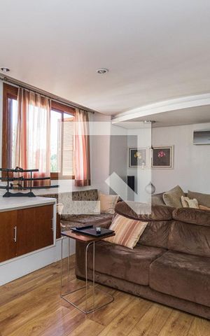 Casa para alugar com 300m², 3 quartos e 5 vagasSala de TV