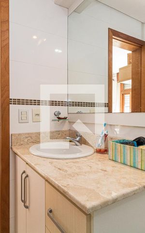 Casa para alugar com 300m², 3 quartos e 5 vagasBanheiro da Suíte 3