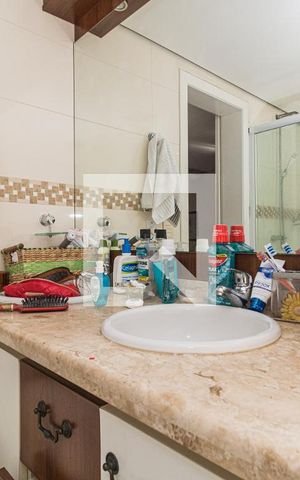 Casa para alugar com 300m², 3 quartos e 5 vagasBanheiro da Suíte 1