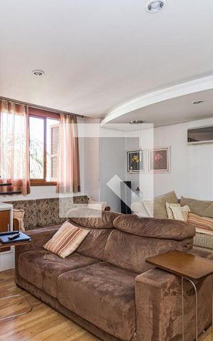 Casa para alugar com 300m², 3 quartos e 5 vagasSala de TV
