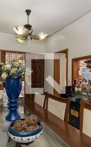 Casa para alugar com 300m², 3 quartos e 5 vagasSala