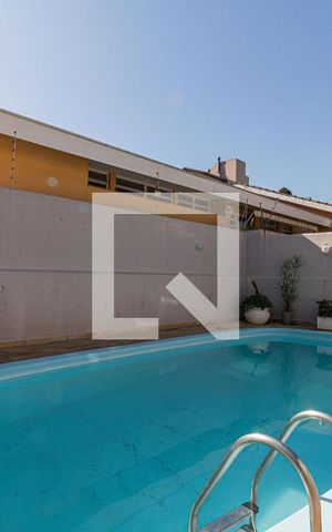 Casa para alugar com 300m², 3 quartos e 5 vagasPiscina