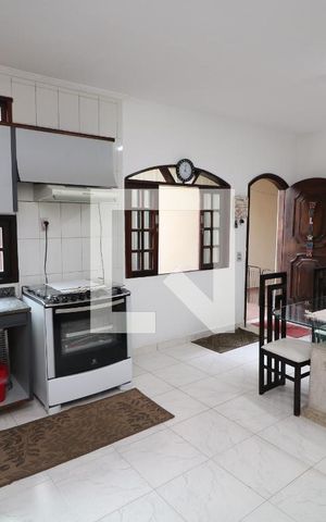 Casa à venda com 103m², 3 quartos e 2 vagasCozinha