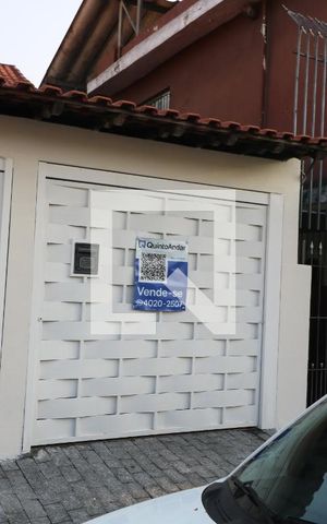 Casa à venda com 103m², 3 quartos e 2 vagasFachada