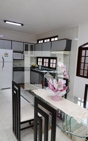 Casa à venda com 103m², 3 quartos e 2 vagasCozinha