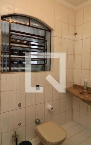 Casa à venda com 103m², 3 quartos e 2 vagasBanheiro suite