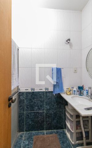 Casa à venda com 250m², 3 quartos e 3 vagas Casa à venda com 250m², 3 quartos e 3 vagasBanheiro da Suíte 2