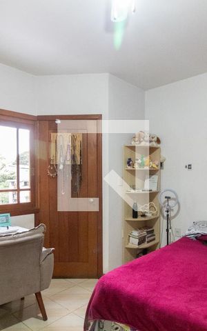 Casa à venda com 250m², 3 quartos e 3 vagas Casa à venda com 250m², 3 quartos e 3 vagasQuarto 1 - Suíte