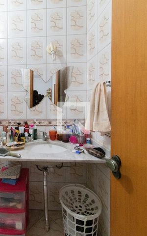 Casa à venda com 250m², 3 quartos e 3 vagas Casa à venda com 250m², 3 quartos e 3 vagasBanheiro da Suíte 1