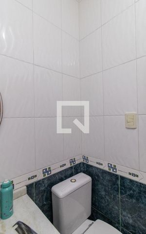 Casa à venda com 250m², 3 quartos e 3 vagas Casa à venda com 250m², 3 quartos e 3 vagasBanheiro da Suíte 2