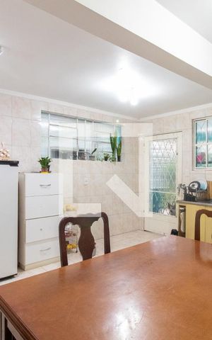 Casa à venda com 250m², 3 quartos e 3 vagas Casa à venda com 250m², 3 quartos e 3 vagasCozinha