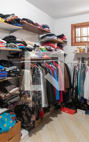 Casa à venda com 250m², 3 quartos e 3 vagas Casa à venda com 250m², 3 quartos e 3 vagasQuarto 3 - Suíte