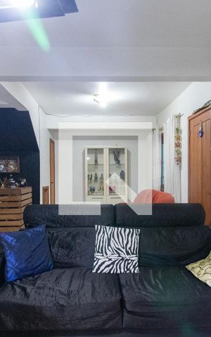 Casa à venda com 250m², 3 quartos e 3 vagas Casa à venda com 250m², 3 quartos e 3 vagasSala