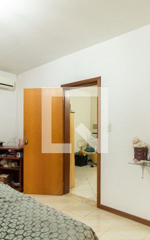 Casa à venda com 250m², 3 quartos e 3 vagas Casa à venda com 250m², 3 quartos e 3 vagasQuarto 3 - Suíte
