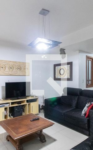 Casa à venda com 250m², 3 quartos e 3 vagas Casa à venda com 250m², 3 quartos e 3 vagasSala