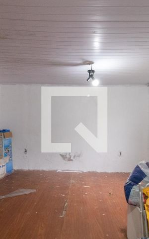 Casa à venda com 250m², 3 quartos e 3 vagas Casa à venda com 250m², 3 quartos e 3 vagasQuarto - casa fundos