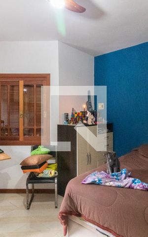 Casa à venda com 250m², 3 quartos e 3 vagas Casa à venda com 250m², 3 quartos e 3 vagasQuarto 2 - Suíte