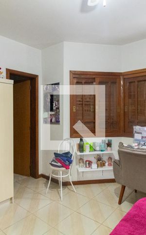 Casa à venda com 250m², 3 quartos e 3 vagas Casa à venda com 250m², 3 quartos e 3 vagasQuarto 1 - Suíte