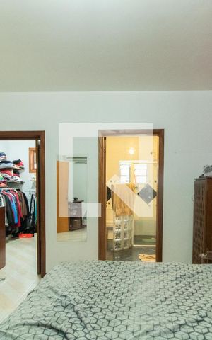 Casa à venda com 250m², 3 quartos e 3 vagas Casa à venda com 250m², 3 quartos e 3 vagasQuarto 3 - Suíte