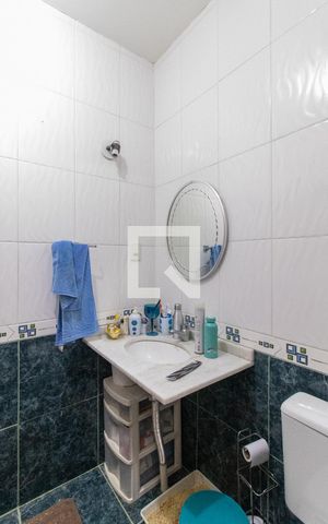 Casa à venda com 250m², 3 quartos e 3 vagas Casa à venda com 250m², 3 quartos e 3 vagasBanheiro da Suíte 2