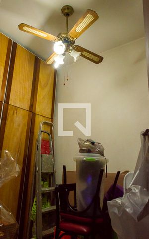 Apartamento à venda com 300m², 4 quartos e 4 vagas Apartamento à venda com 300m², 4 quartos e 4 vagasQuarto de Serviço