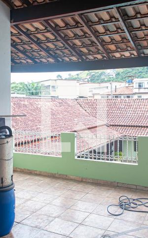Casa à venda com 344m², 4 quartos e 3 vagas Casa à venda com 344m², 4 quartos e 3 vagasQuarto 1 Suite Area Dependencia