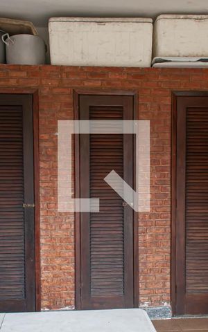 Casa à venda com 344m², 4 quartos e 3 vagas Casa à venda com 344m², 4 quartos e 3 vagasArea de Serviço
