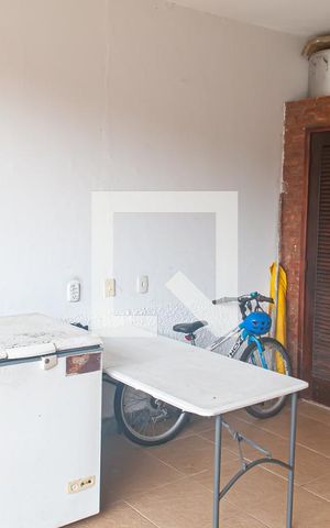 Casa à venda com 344m², 4 quartos e 3 vagas Casa à venda com 344m², 4 quartos e 3 vagasArea de Serviço