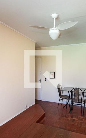 Apartamento à venda com 48m², 1 quarto e sem vagaSala