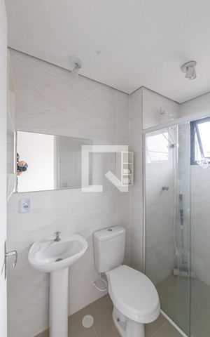 Apartamento à venda com 46m², 2 quartos e 1 vaga Apartamento à venda com 46m², 2 quartos e 1 vagaBanheiro Social