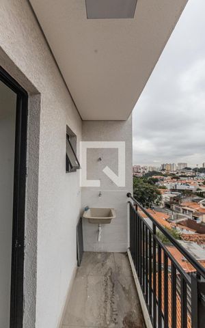 Apartamento à venda com 46m², 2 quartos e 1 vaga Apartamento à venda com 46m², 2 quartos e 1 vagaVaranda e serviço