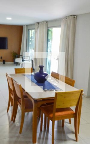 Apartamento à venda com 240m², 3 quartos e 2 vagas Apartamento à venda com 240m², 3 quartos e 2 vagasSala