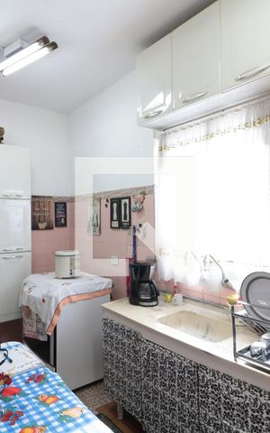 Casa para alugar com 130m², 2 quartos e 8 vagasCozinha
