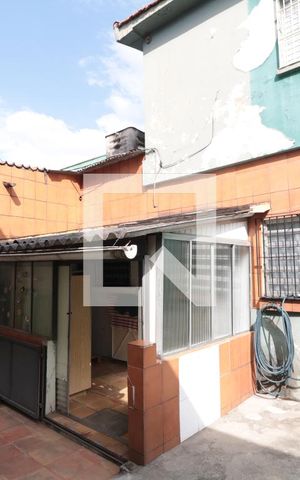 Casa para alugar com 130m², 2 quartos e 8 vagasQuintal