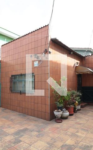Casa para alugar com 130m², 2 quartos e 8 vagasQuintal