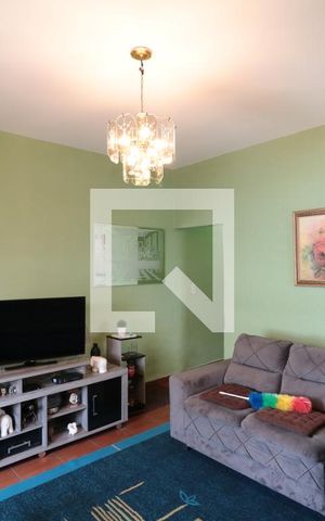 Casa para alugar com 130m², 2 quartos e 8 vagasSala