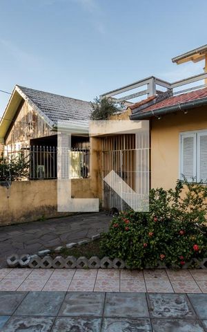 Casa à venda com 304m², 5 quartos e 5 vagas Casa à venda com 304m², 5 quartos e 5 vagasPátio