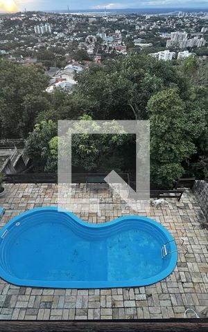 Casa à venda com 270m², 3 quartos e 2 vagasPiscina/quintal