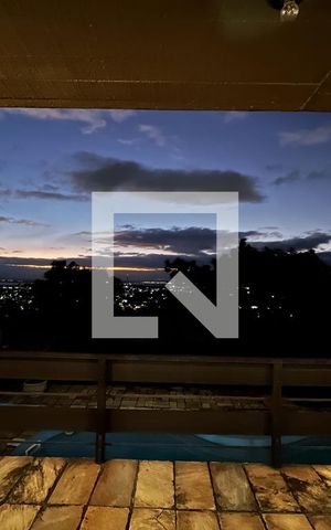 Casa à venda com 270m², 3 quartos e 2 vagasVistas