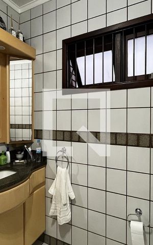 Casa à venda com 270m², 3 quartos e 2 vagasBanheiro da Suíte