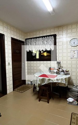 Casa à venda com 270m², 3 quartos e 2 vagasCozinha
