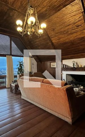 Casa à venda com 270m², 3 quartos e 2 vagasSala