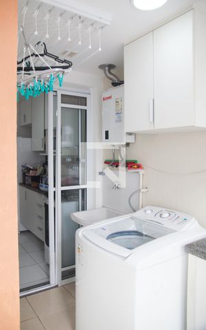 Apartamento à venda com 55m², 2 quartos e 1 vaga Apartamento à venda com 55m², 2 quartos e 1 vagaÁrea de Serviço