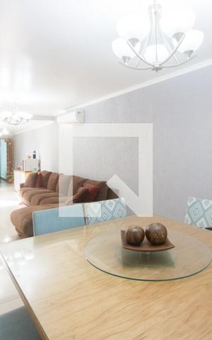 Casa para alugar com 457m², 3 quartos e 2 vagasSala
