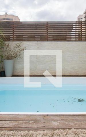 Casa para alugar com 457m², 3 quartos e 2 vagasPiscina