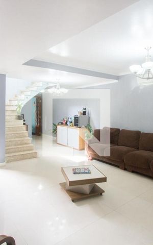 Casa para alugar com 457m², 3 quartos e 2 vagasSala