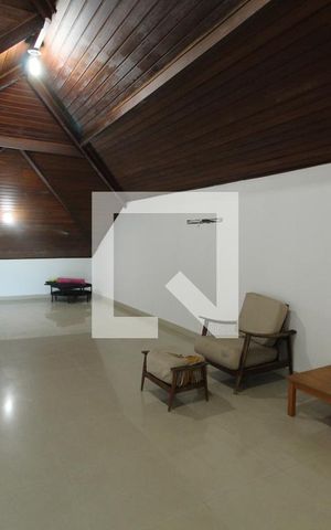 Casa de condomínio à venda com 997m², 6 quartos e 4 vagasSotão