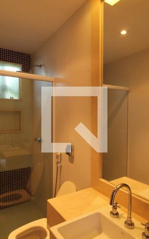 Casa de condomínio à venda com 997m², 6 quartos e 4 vagasBanheiro - Escritório