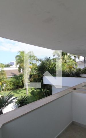 Casa de condomínio à venda com 997m², 6 quartos e 4 vagasVaranda - Suíte 3